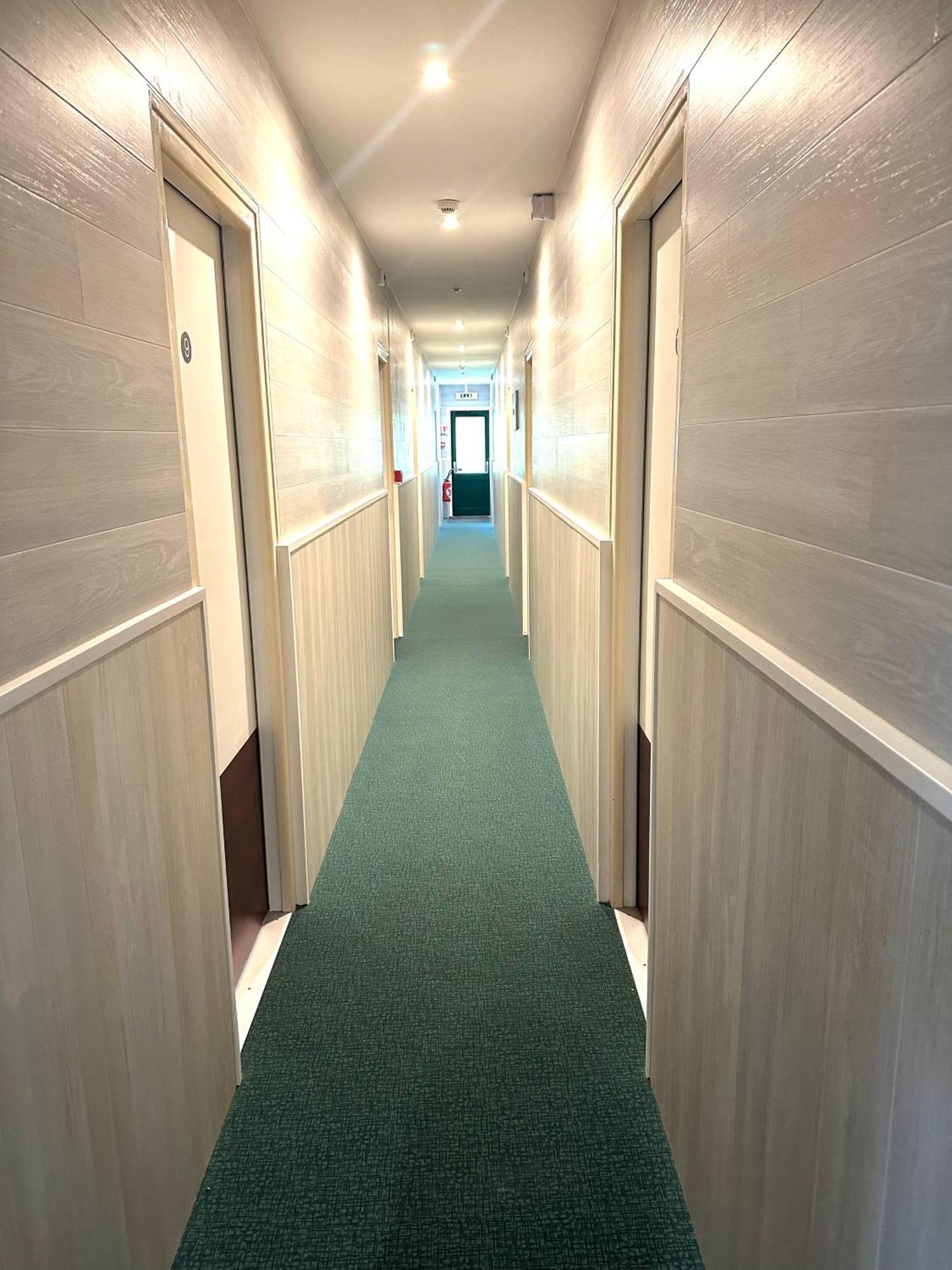 Hotel Roc Land Les Portes du Coglais Exterior photo