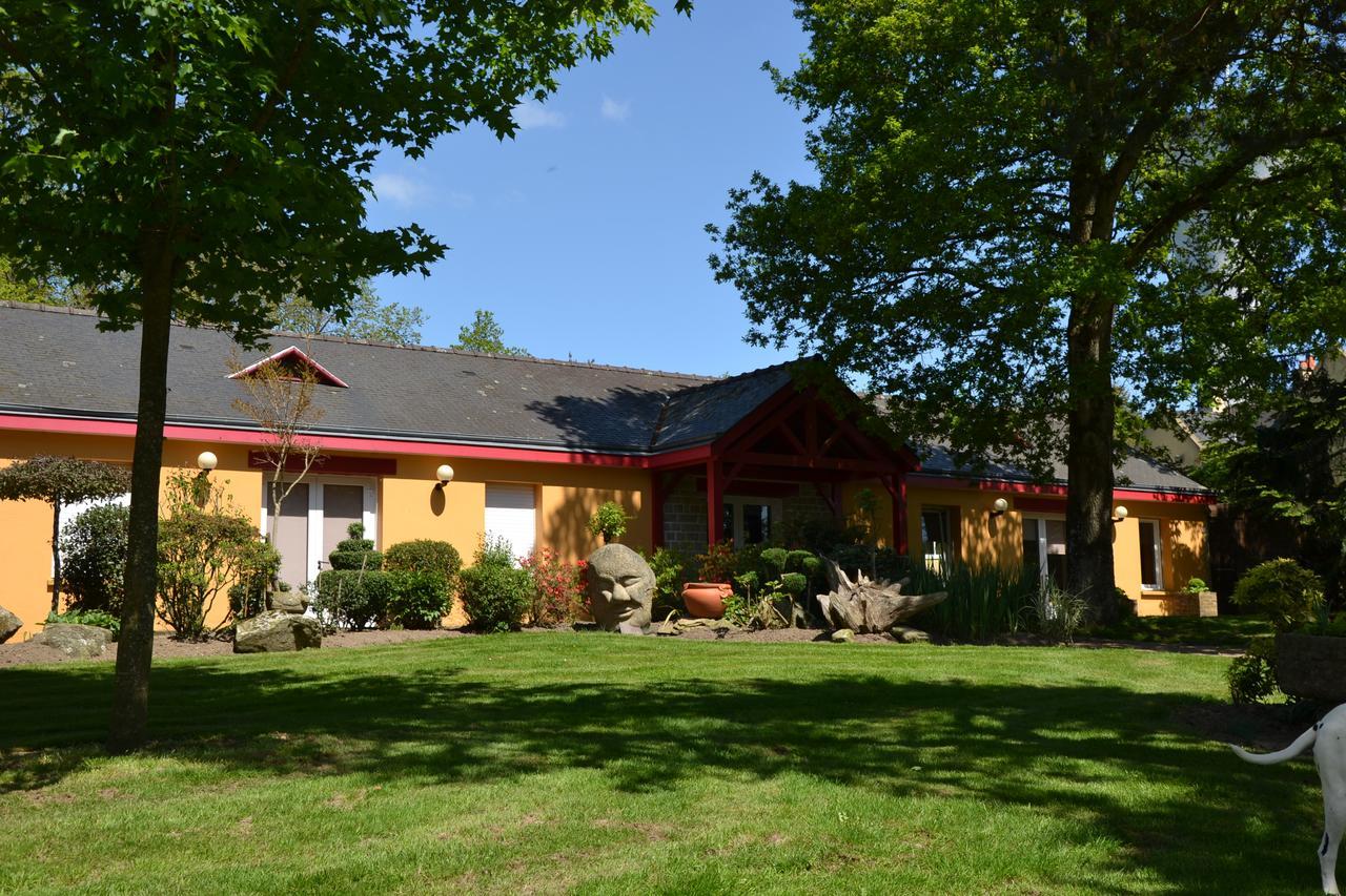 Hotel Roc Land Les Portes du Coglais Exterior photo